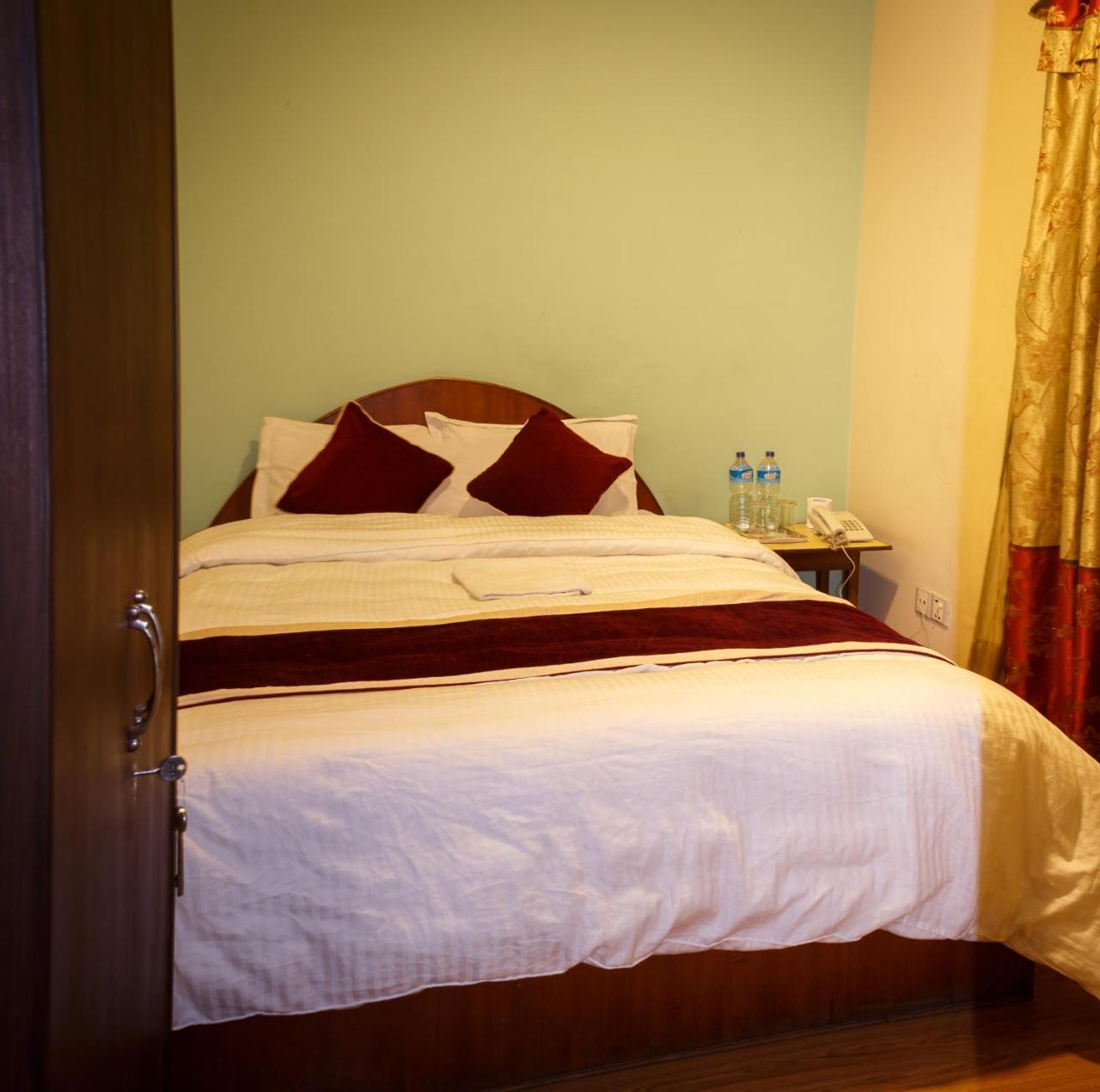 Hotel Hikers Haven Катманду Екстериор снимка