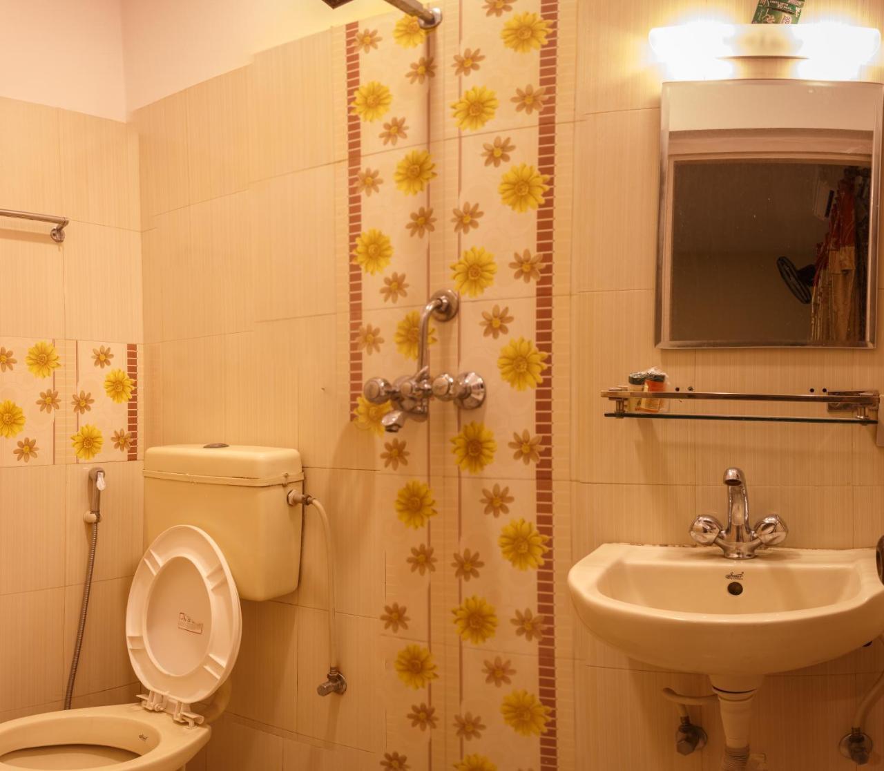 Hotel Hikers Haven Катманду Екстериор снимка